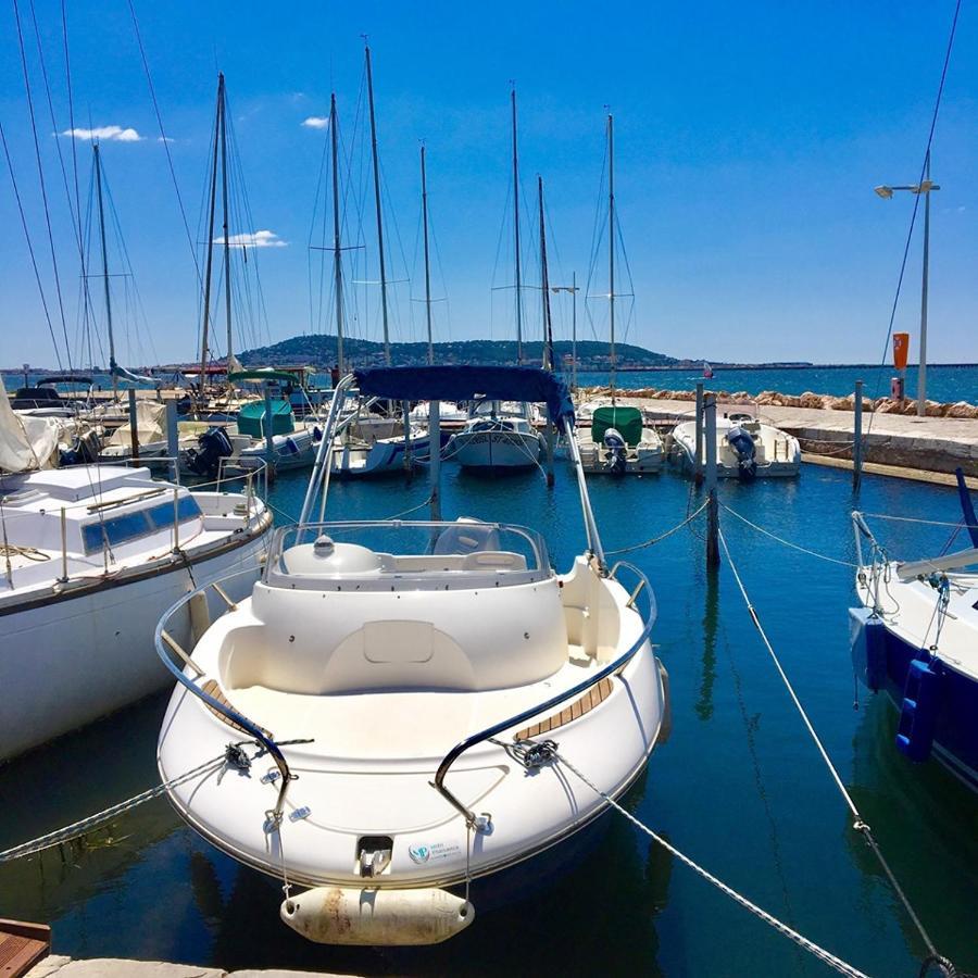 ホテル A La Voile Blanche ブジーグ エクステリア 写真